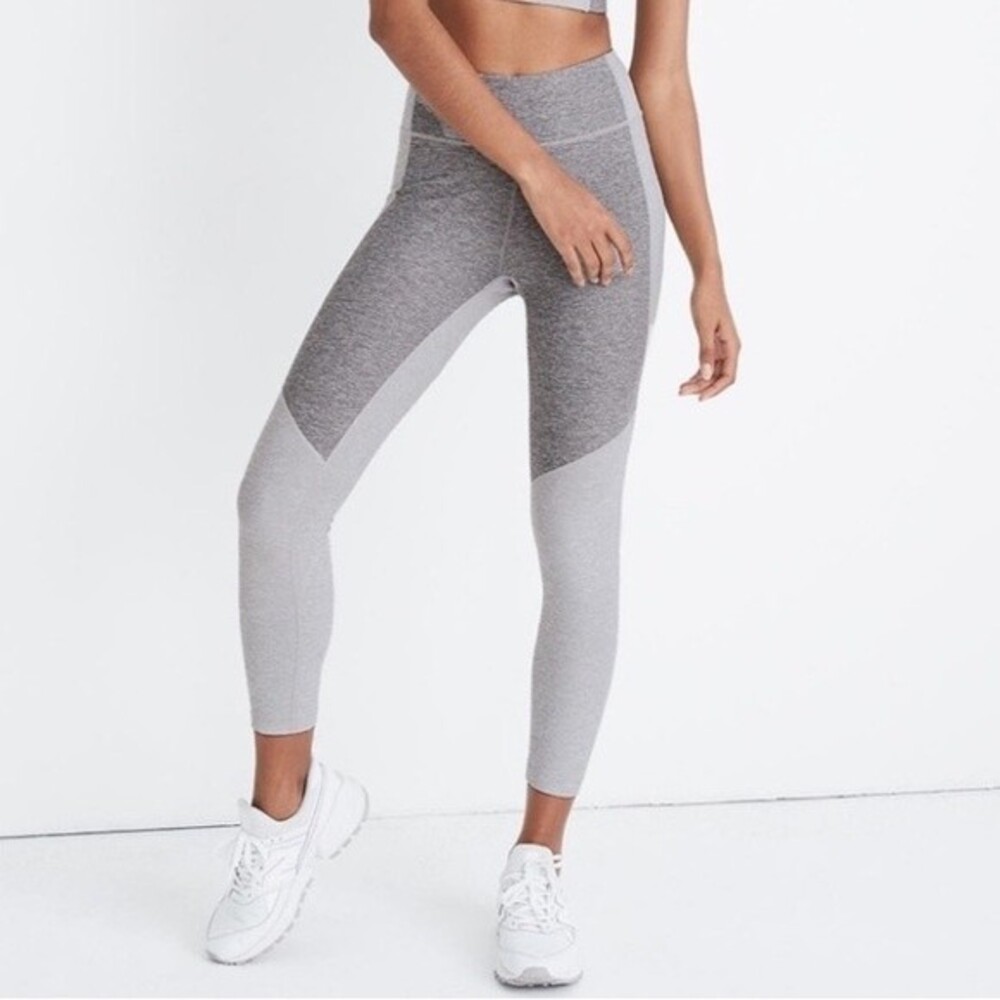 Outdoor Voices Two-tone Dove/Ash Warm-up Leggings Size SMALL 3/4‎ Length
